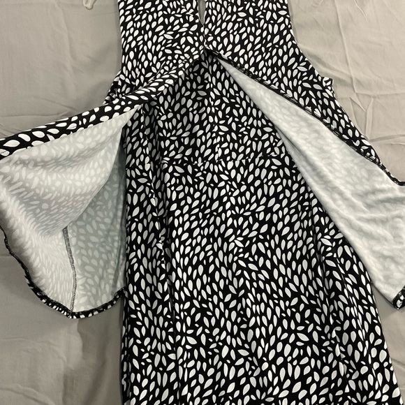 Chico's Dress Womens 1 Black White 'Pretty Petal Ellie' Tiered Midi Stretch Work - Picture 9 of 14